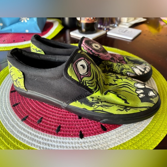 RARE IRON FIST zombie slides! NWOT.🧟‍♀️🧟‍♂️ - Picture 2 of 6